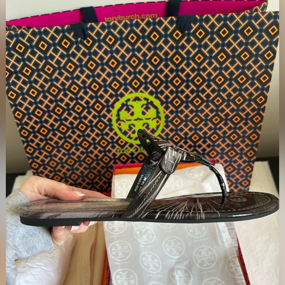 Tory Burch Miller Printed Patent Sandal Cat Portrait Size 9 - Picture 7 of 11